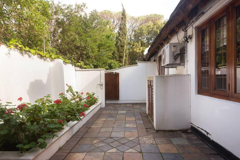 Mawethu Peaceful Garden With Covered Pool And Braai Area Cape Town Bagian luar foto