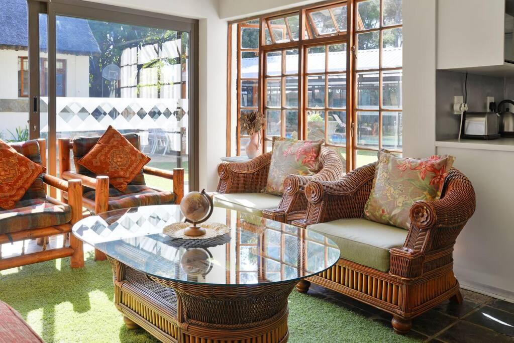 Mawethu Peaceful Garden With Covered Pool And Braai Area Cape Town Bagian luar foto