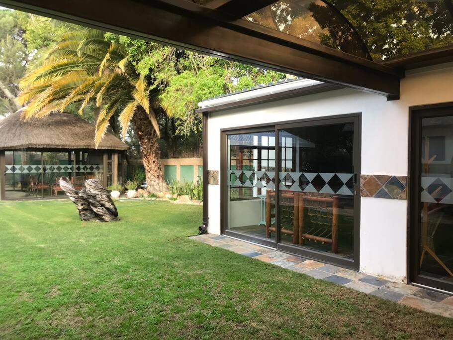 Mawethu Peaceful Garden With Covered Pool And Braai Area Cape Town Bagian luar foto