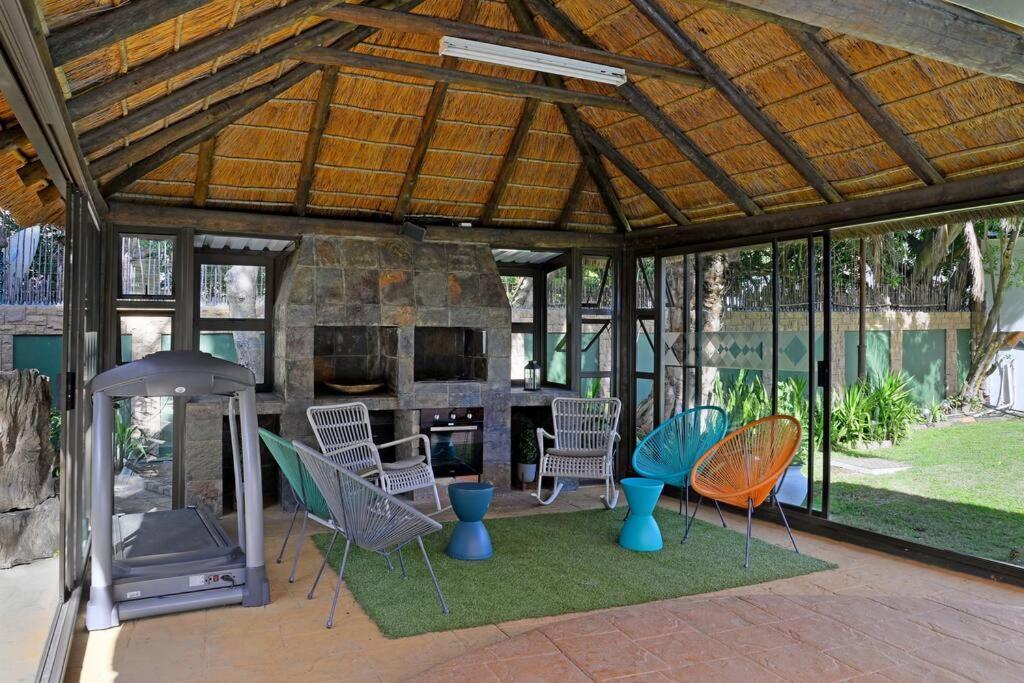 Mawethu Peaceful Garden With Covered Pool And Braai Area Cape Town Bagian luar foto